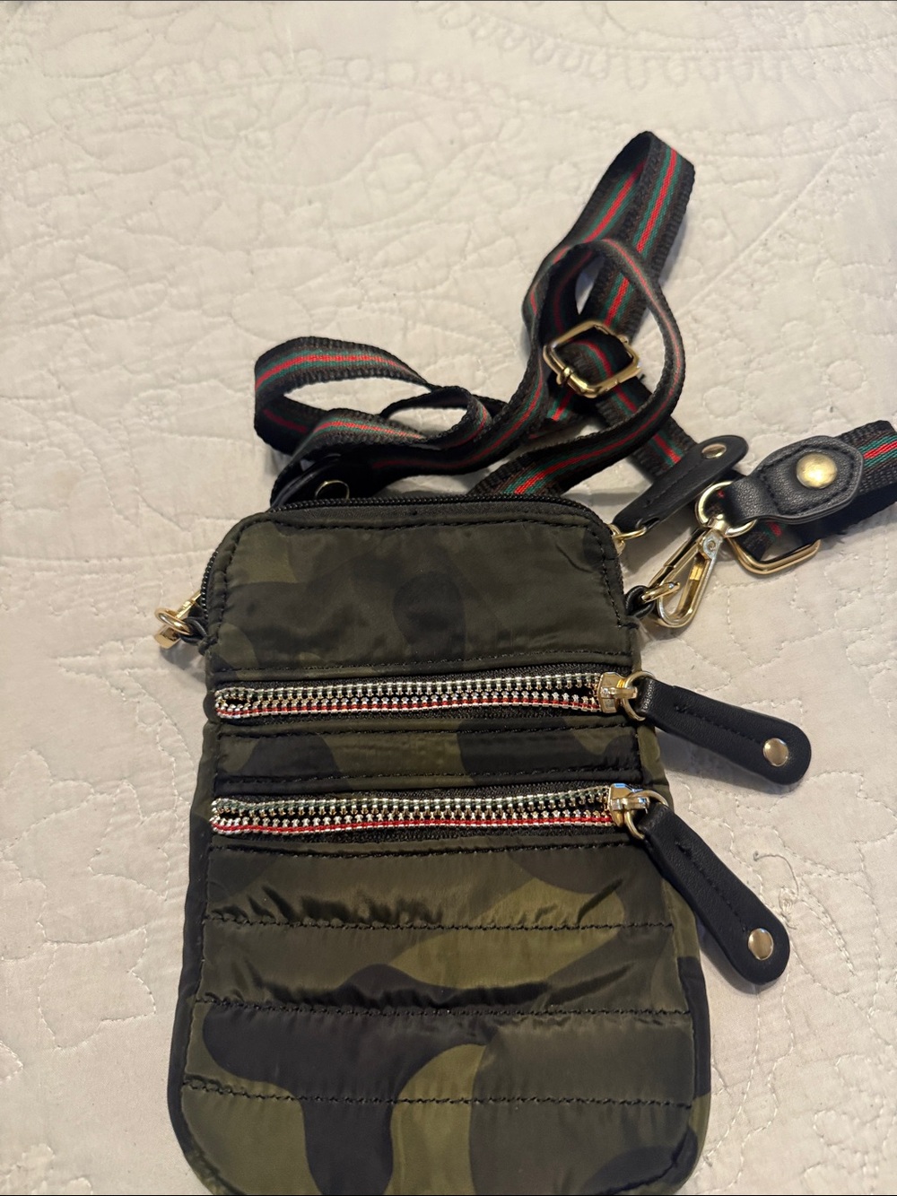 Compact Women's Crossbody Phone Bag in Olive Camo